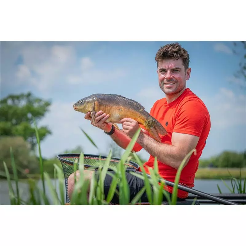 TEE SHIRT MANCHES COURTES HOMME GURU SEMI LOGO TEE - ROUGE 3 TEE SHIRT MANCHES COURTES HOMME GURU SEMI LOGO TEE - ROUGE – Image 3